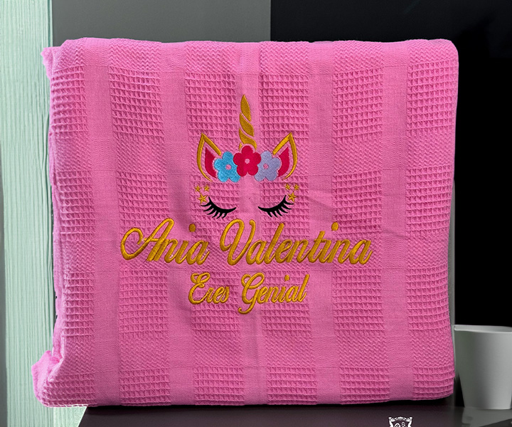 Cobija personalizada con nombre color rosado - 120