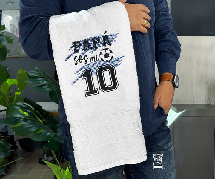 Toalla personalizada para papá con número y balón - 307