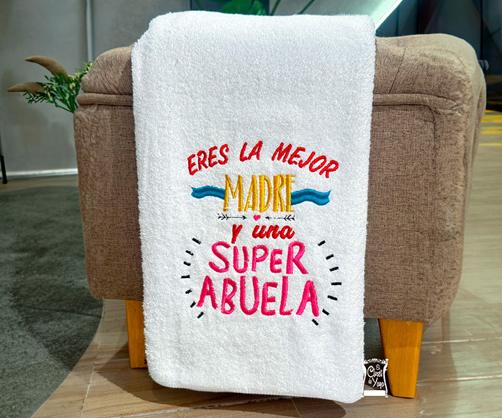 Toalla personalizada para mujer con frase 