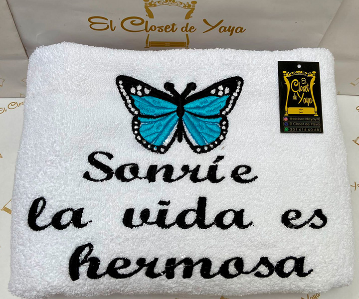 Toalla personalizada para mujer de mariposa celeste - 525