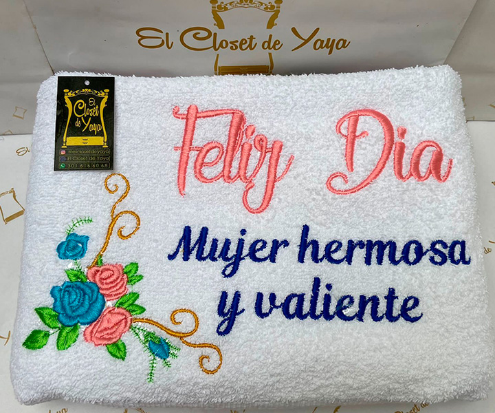 Toalla personalizada para mujer de rosas celeste y rosado - 531