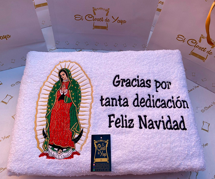 Toalla personalizada de pareja de virgen de Guadalupe - 572