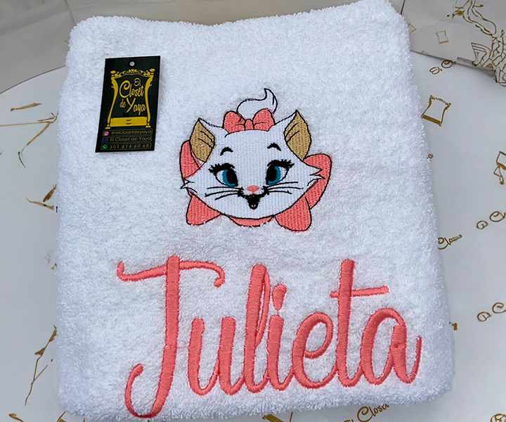 Toalla personalizada para niña de gatita - 491