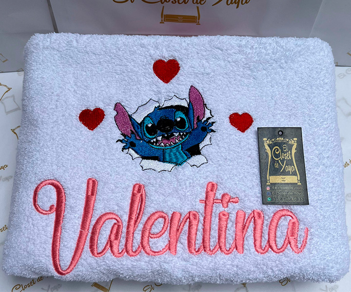 Toalla personalizada para niña de stich corazones - 508