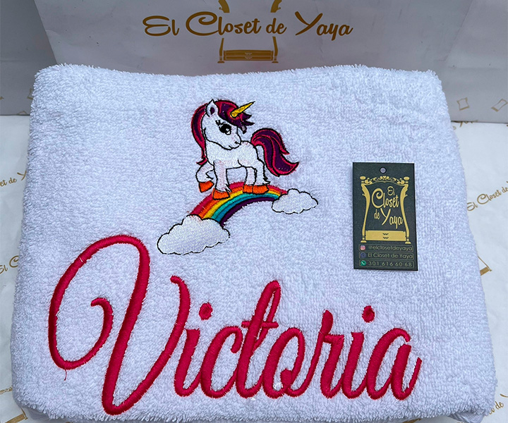 Toalla personalizada para niña de unicornio arcoiris - 512