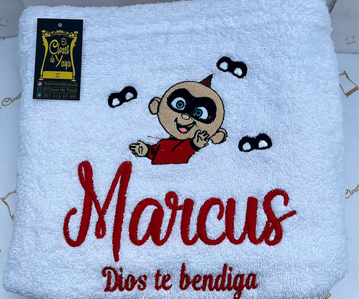 Toalla personalizada para niño color blanco de película de los increíbles - 421