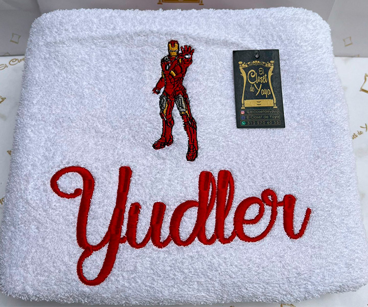 Toalla personalizada para niño color blanco de Iron Man - 422