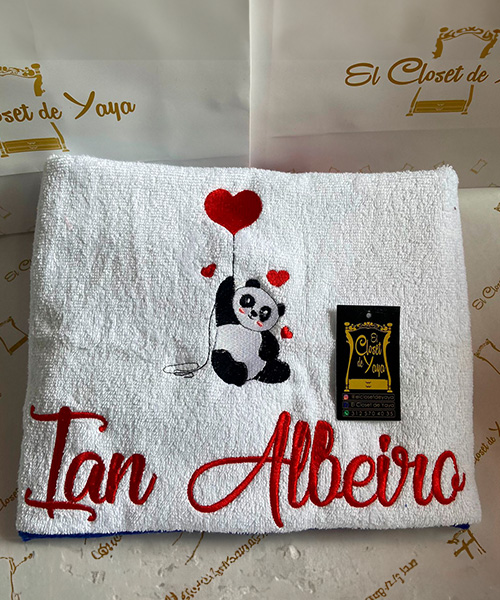 Toalla personalizada para niño color blanco de panda - 426