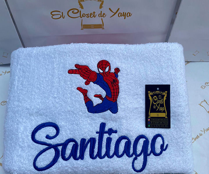 Toalla personalizada para niño color blanco de spiderman - 432